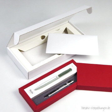 Klappdeckelbox 212-05 weiß mit Kartoneinlage und Schiebe-Geschenkverpackung