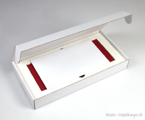 Klappdeckelbox 212-05 weiß mit Kartoneinlage und Schiebe-Geschenkverpackung